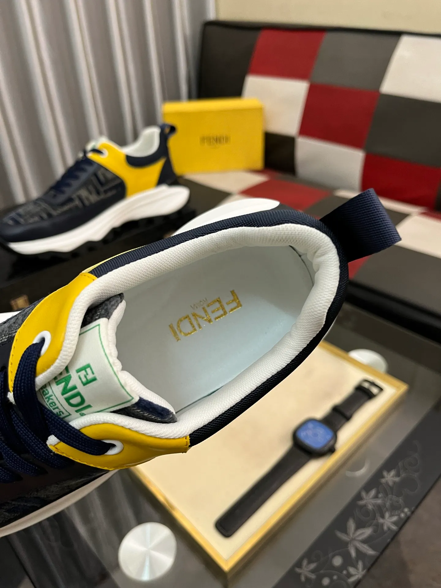 Men's Men's Shoes💰458⌚️⌚️[FENDI] Fendi's classic and comfortable men's, this complex sneaker is made of soft calfskin➕genuine leather lining➕original ultra-light rubber material with rough outsole. This unique light style is suitable for the casual and refined sensibility of this season. It is comfortable and natural on the feet. It is an everyday style for casual travel in autumn and winter! 38−443️⃣colors available